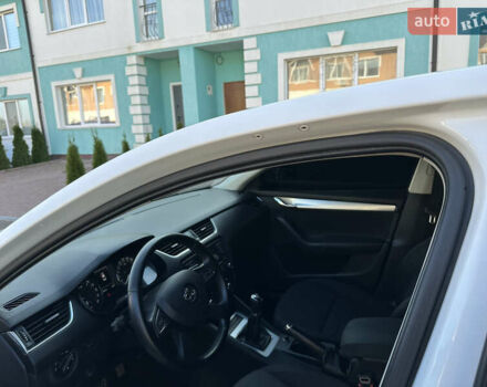 Белый Шкода Октавия, объемом двигателя 1.6 л и пробегом 183 тыс. км за 10300 $, фото 24 на Automoto.ua