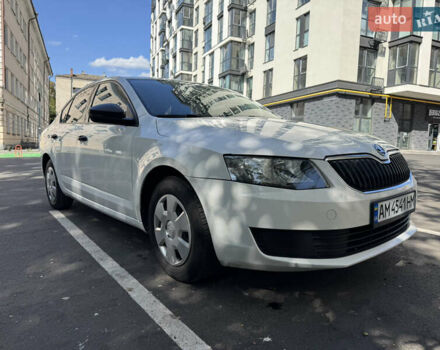 Белый Шкода Октавия, объемом двигателя 1.6 л и пробегом 216 тыс. км за 9800 $, фото 2 на Automoto.ua