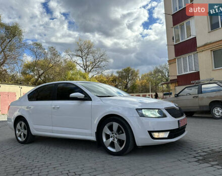 Шкода Октавия 2014 в Каменце-Подольском на Automoto.ua Белый Шкода Октавия, объемом двигателя 1.6 л и пробегом 180 тыс. км за 10800 $, фото 5 на Automoto.ua