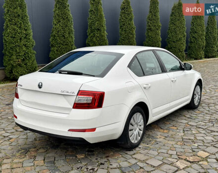 Білий Шкода Октавія, об'ємом двигуна 1.6 л та пробігом 220 тис. км за 9000 $, фото 3 на Automoto.ua