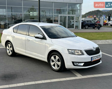 Белый Шкода Октавия, объемом двигателя 1.6 л и пробегом 313 тыс. км за 9499 $, фото 3 на Automoto.ua