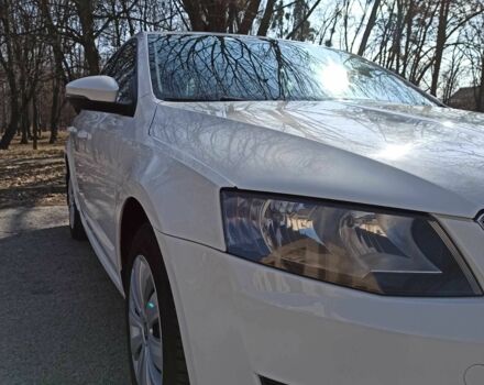 Белый Шкода Октавия, объемом двигателя 1.2 л и пробегом 220 тыс. км за 9000 $, фото 4 на Automoto.ua