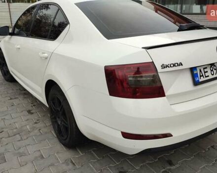 Белый Шкода Октавия, объемом двигателя 1.6 л и пробегом 300 тыс. км за 11200 $, фото 10 на Automoto.ua