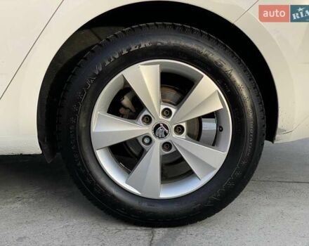 Белый Шкода Октавия, объемом двигателя 1.6 л и пробегом 152 тыс. км за 10500 $, фото 29 на Automoto.ua