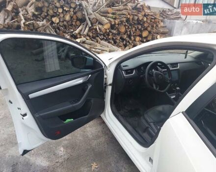 Белый Шкода Октавия, объемом двигателя 1.2 л и пробегом 435 тыс. км за 9500 $, фото 23 на Automoto.ua