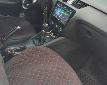 Белый Шкода Октавия, объемом двигателя 1.6 л и пробегом 300 тыс. км за 11200 $, фото 33 на Automoto.ua