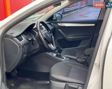 Белый Шкода Октавия, объемом двигателя 1.6 л и пробегом 152 тыс. км за 10500 $, фото 17 на Automoto.ua