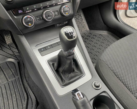 Білий Шкода Октавія, об'ємом двигуна 1.4 л та пробігом 194 тис. км за 8800 $, фото 43 на Automoto.ua