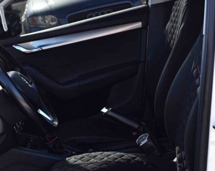 Белый Шкода Октавия, объемом двигателя 1.6 л и пробегом 219 тыс. км за 11500 $, фото 13 на Automoto.ua