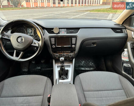 Білий Шкода Октавія, об'ємом двигуна 1.6 л та пробігом 232 тис. км за 10400 $, фото 2 на Automoto.ua