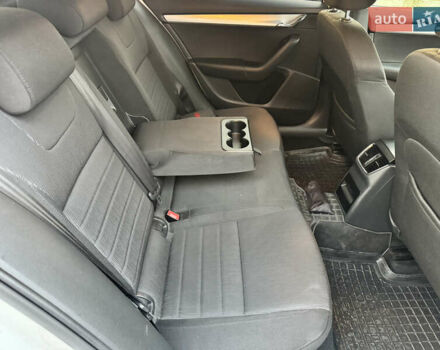 Білий Шкода Октавія, об'ємом двигуна 1.6 л та пробігом 232 тис. км за 10400 $, фото 3 на Automoto.ua