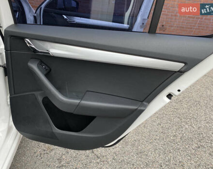 Білий Шкода Октавія, об'ємом двигуна 1.4 л та пробігом 194 тис. км за 8800 $, фото 31 на Automoto.ua