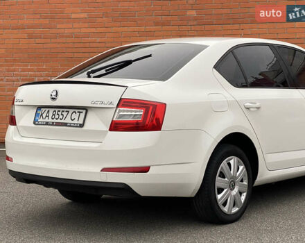 Білий Шкода Октавія, об'ємом двигуна 1.4 л та пробігом 194 тис. км за 8800 $, фото 14 на Automoto.ua