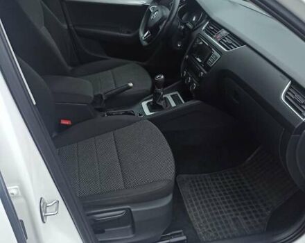 Белый Шкода Октавия, объемом двигателя 1.6 л и пробегом 211 тыс. км за 9800 $, фото 12 на Automoto.ua