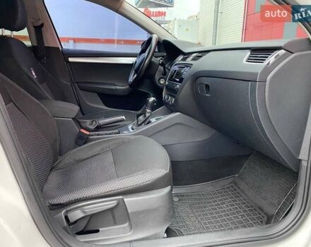 Белый Шкода Октавия, объемом двигателя 1.6 л и пробегом 152 тыс. км за 10500 $, фото 19 на Automoto.ua