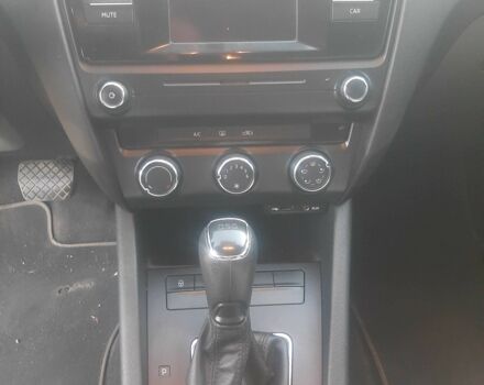 Белый Шкода Октавия, объемом двигателя 1.6 л и пробегом 245 тыс. км за 12300 $, фото 9 на Automoto.ua