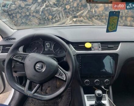 Белый Шкода Октавия, объемом двигателя 1.2 л и пробегом 435 тыс. км за 9500 $, фото 19 на Automoto.ua