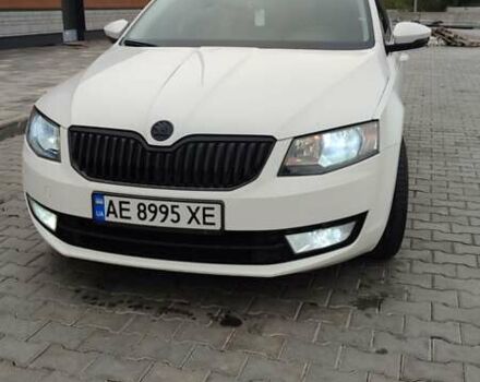 Белый Шкода Октавия, объемом двигателя 1.6 л и пробегом 300 тыс. км за 11200 $, фото 3 на Automoto.ua