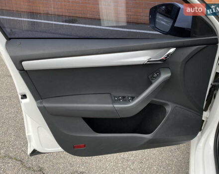 Білий Шкода Октавія, об'ємом двигуна 1.4 л та пробігом 194 тис. км за 8800 $, фото 24 на Automoto.ua