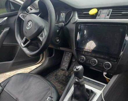 Белый Шкода Октавия, объемом двигателя 1.2 л и пробегом 435 тыс. км за 9500 $, фото 21 на Automoto.ua