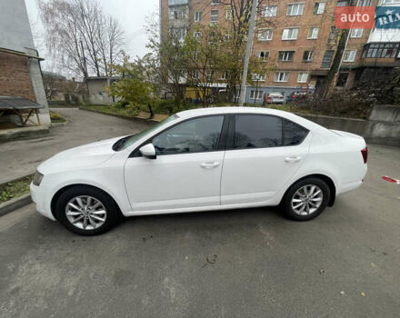 Белый Шкода Октавия, объемом двигателя 1.8 л и пробегом 168 тыс. км за 12800 $, фото 3 на Automoto.ua