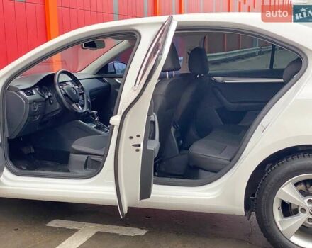 Белый Шкода Октавия, объемом двигателя 1.6 л и пробегом 152 тыс. км за 10500 $, фото 16 на Automoto.ua