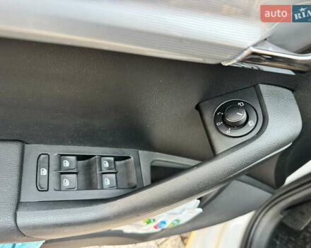 Білий Шкода Октавія, об'ємом двигуна 1.6 л та пробігом 232 тис. км за 10400 $, фото 7 на Automoto.ua