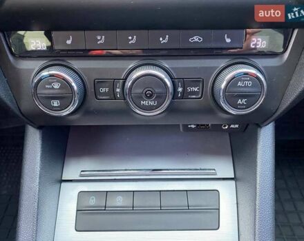 Белый Шкода Октавия, объемом двигателя 1.6 л и пробегом 152 тыс. км за 10500 $, фото 37 на Automoto.ua