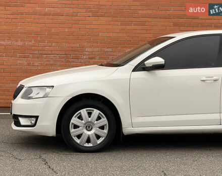 Білий Шкода Октавія, об'ємом двигуна 1.4 л та пробігом 194 тис. км за 8800 $, фото 7 на Automoto.ua
