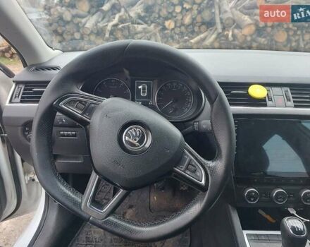 Белый Шкода Октавия, объемом двигателя 1.2 л и пробегом 435 тыс. км за 9500 $, фото 14 на Automoto.ua