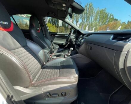 Белый Шкода Октавия, объемом двигателя 2 л и пробегом 221 тыс. км за 14999 $, фото 15 на Automoto.ua