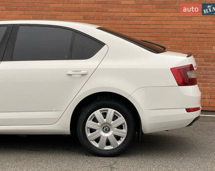 Білий Шкода Октавія, об'ємом двигуна 1.4 л та пробігом 194 тис. км за 8800 $, фото 9 на Automoto.ua
