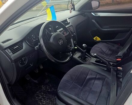 Шкода Октавия 2015 в Кривом Озере на Automoto.ua Белый Шкода Октавия, объемом двигателя 1.6 л и пробегом 0 тыс. км за 11000 $, фото 2 на Automoto.ua