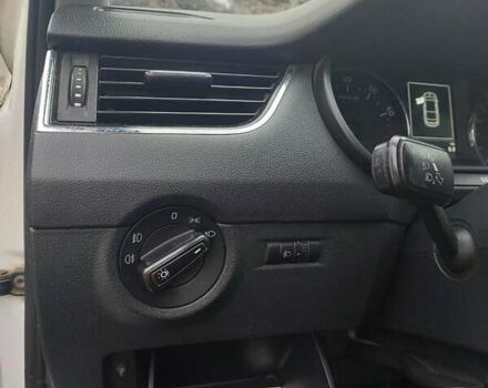 Белый Шкода Октавия, объемом двигателя 1.2 л и пробегом 435 тыс. км за 9500 $, фото 16 на Automoto.ua