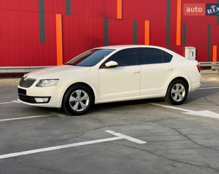 Белый Шкода Октавия, объемом двигателя 1.6 л и пробегом 152 тыс. км за 10500 $, фото 1 на Automoto.ua