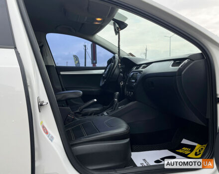 Білий Шкода Октавія, об'ємом двигуна 1.6 л та пробігом 290 тис. км за 11300 $, фото 11 на Automoto.ua