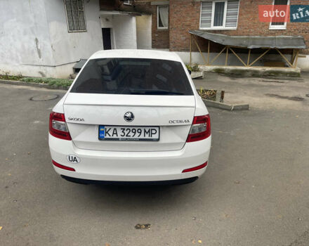 Белый Шкода Октавия, объемом двигателя 1.8 л и пробегом 168 тыс. км за 12800 $, фото 2 на Automoto.ua