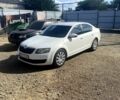 Белый Шкода Октавия, объемом двигателя 1.6 л и пробегом 220 тыс. км за 8700 $, фото 1 на Automoto.ua