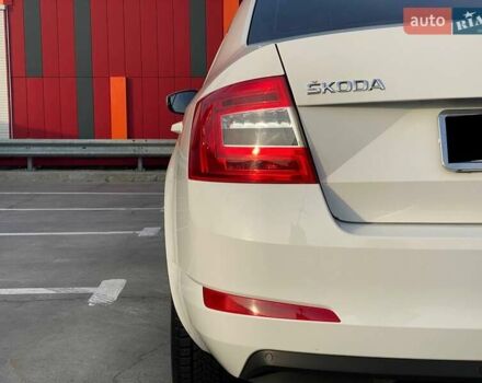 Белый Шкода Октавия, объемом двигателя 1.6 л и пробегом 152 тыс. км за 10500 $, фото 13 на Automoto.ua