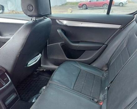 Белый Шкода Октавия, объемом двигателя 1.2 л и пробегом 435 тыс. км за 9500 $, фото 25 на Automoto.ua