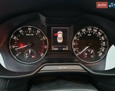 Білий Шкода Октавія, об'ємом двигуна 1.4 л та пробігом 210 тис. км за 10000 $, фото 5 на Automoto.ua