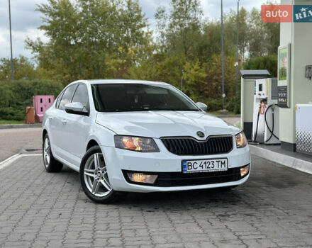 Білий Шкода Октавія, об'ємом двигуна 2 л та пробігом 265 тис. км за 11850 $, фото 2 на Automoto.ua
