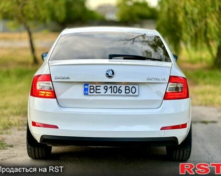 Белый Шкода Октавия, объемом двигателя 1.8 л и пробегом 220 тыс. км за 12999 $, фото 3 на Automoto.ua