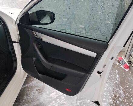 Білий Шкода Октавія, об'ємом двигуна 1.6 л та пробігом 238 тис. км за 10000 $, фото 14 на Automoto.ua