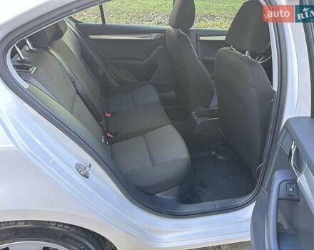 Білий Шкода Октавія, об'ємом двигуна 1.6 л та пробігом 120 тис. км за 12800 $, фото 25 на Automoto.ua