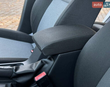 Белый Шкода Октавия, объемом двигателя 1.6 л и пробегом 207 тыс. км за 10499 $, фото 80 на Automoto.ua