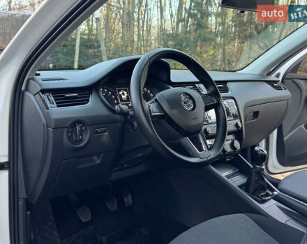 Белый Шкода Октавия, объемом двигателя 1.6 л и пробегом 207 тыс. км за 10499 $, фото 81 на Automoto.ua