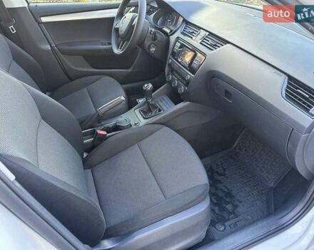Білий Шкода Октавія, об'ємом двигуна 1.6 л та пробігом 120 тис. км за 12800 $, фото 19 на Automoto.ua