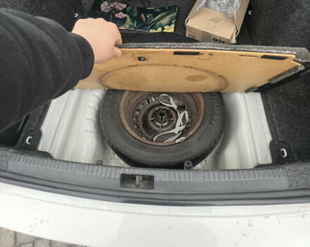 Белый Шкода Октавия, объемом двигателя 1.6 л и пробегом 350 тыс. км за 10600 $, фото 15 на Automoto.ua