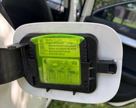 Белый Шкода Октавия, объемом двигателя 1.4 л и пробегом 187 тыс. км за 12500 $, фото 42 на Automoto.ua